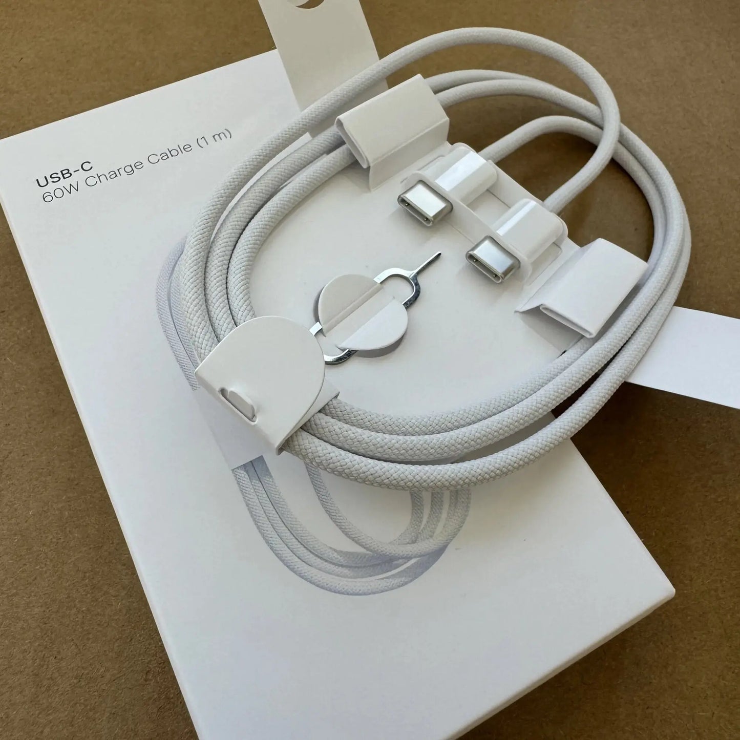 Cablu de incarcare / date DAO compatibil Apple TIP C - TIP C , fast - charge, alb, panzat, cheie SIM inclusa - DAO Shop